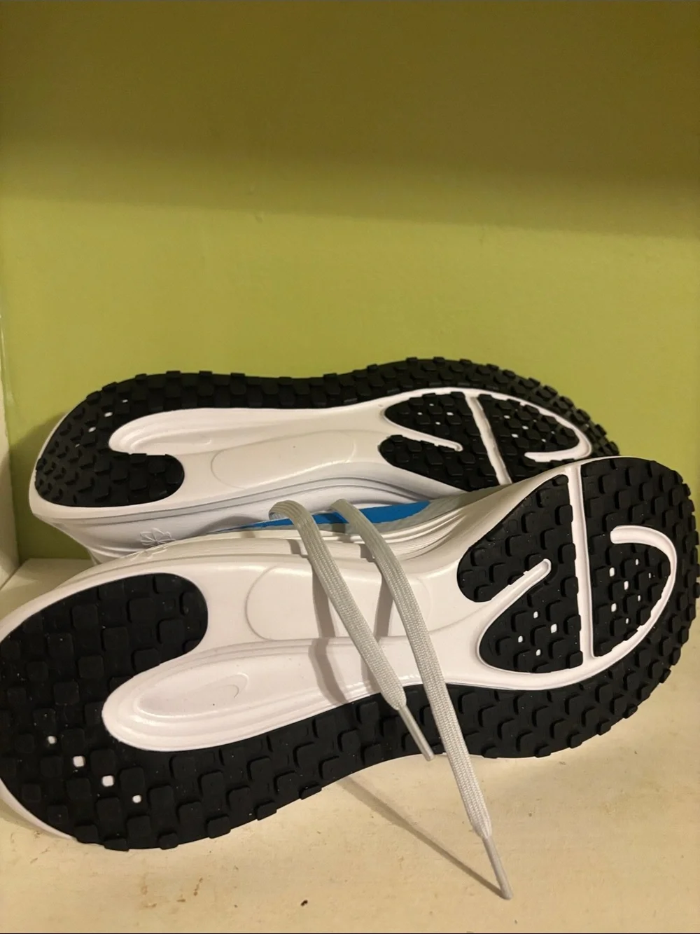 AuthenticNike Revolution 8 in pure Platinum blue Athletic Running Shoes .Size 12